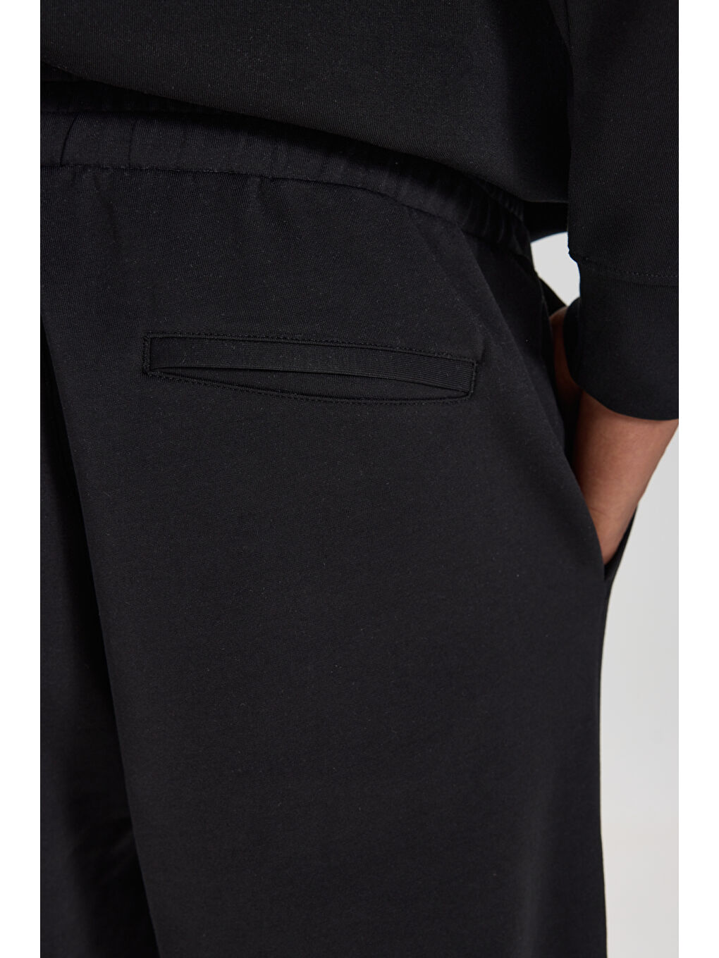 Erkek Siyah Pamuklu Esnek Standart Fit Normal Kesim Cepli Örme Pantolon-4