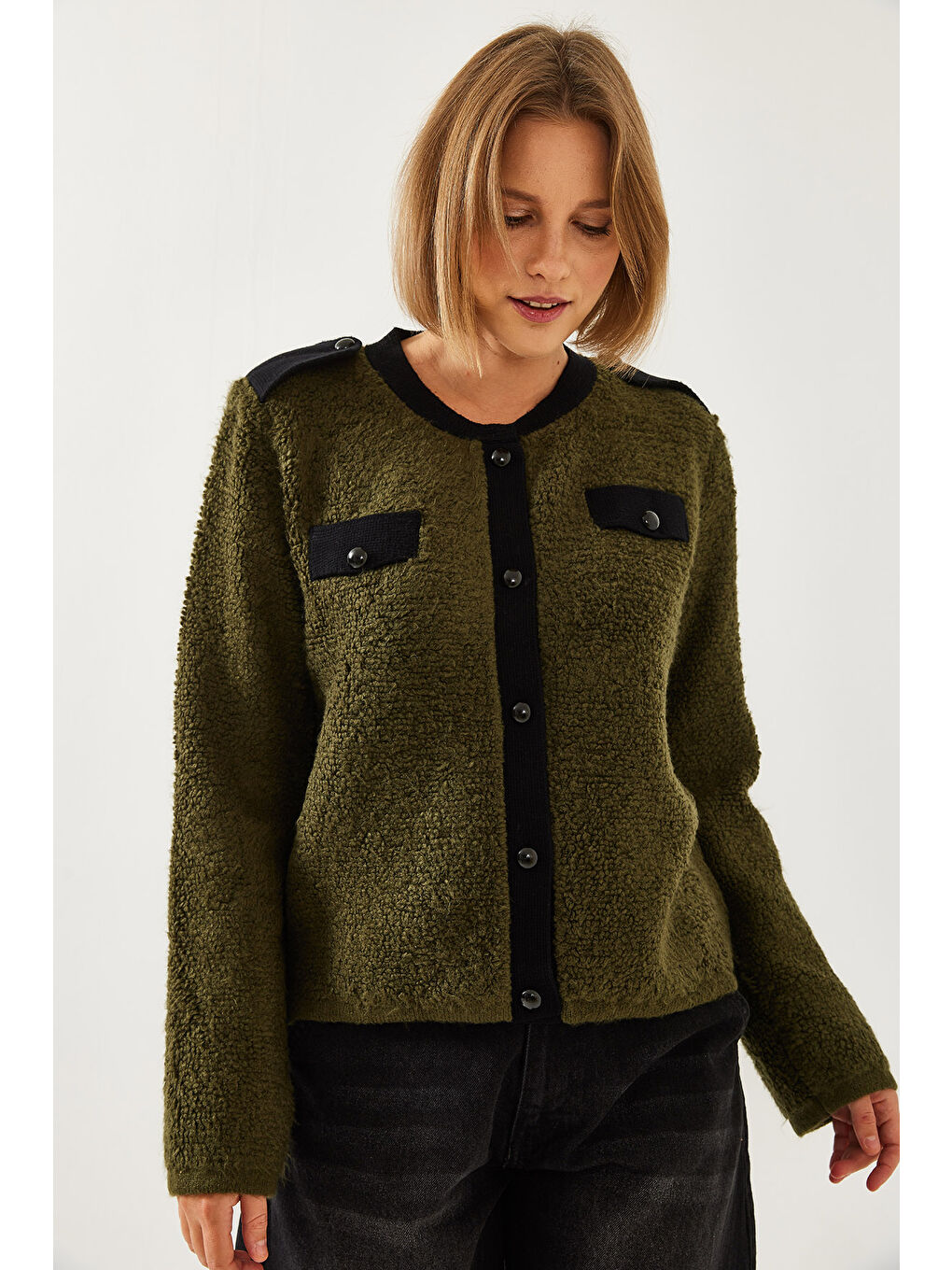 Haki Kadın Düğmeli Cepli Hırka-2