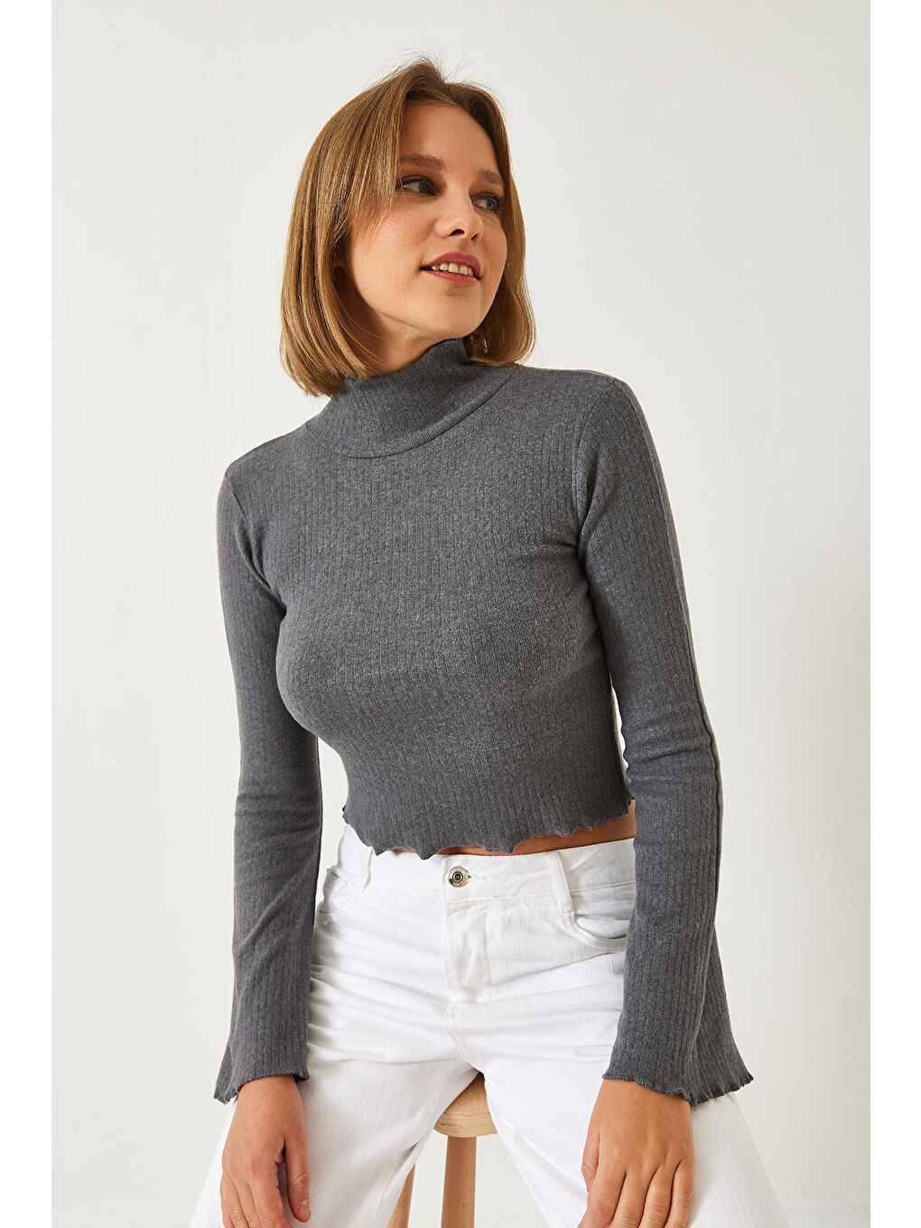 Antrasit Kadın Yarım Balıkçı Yaka Bluz-1