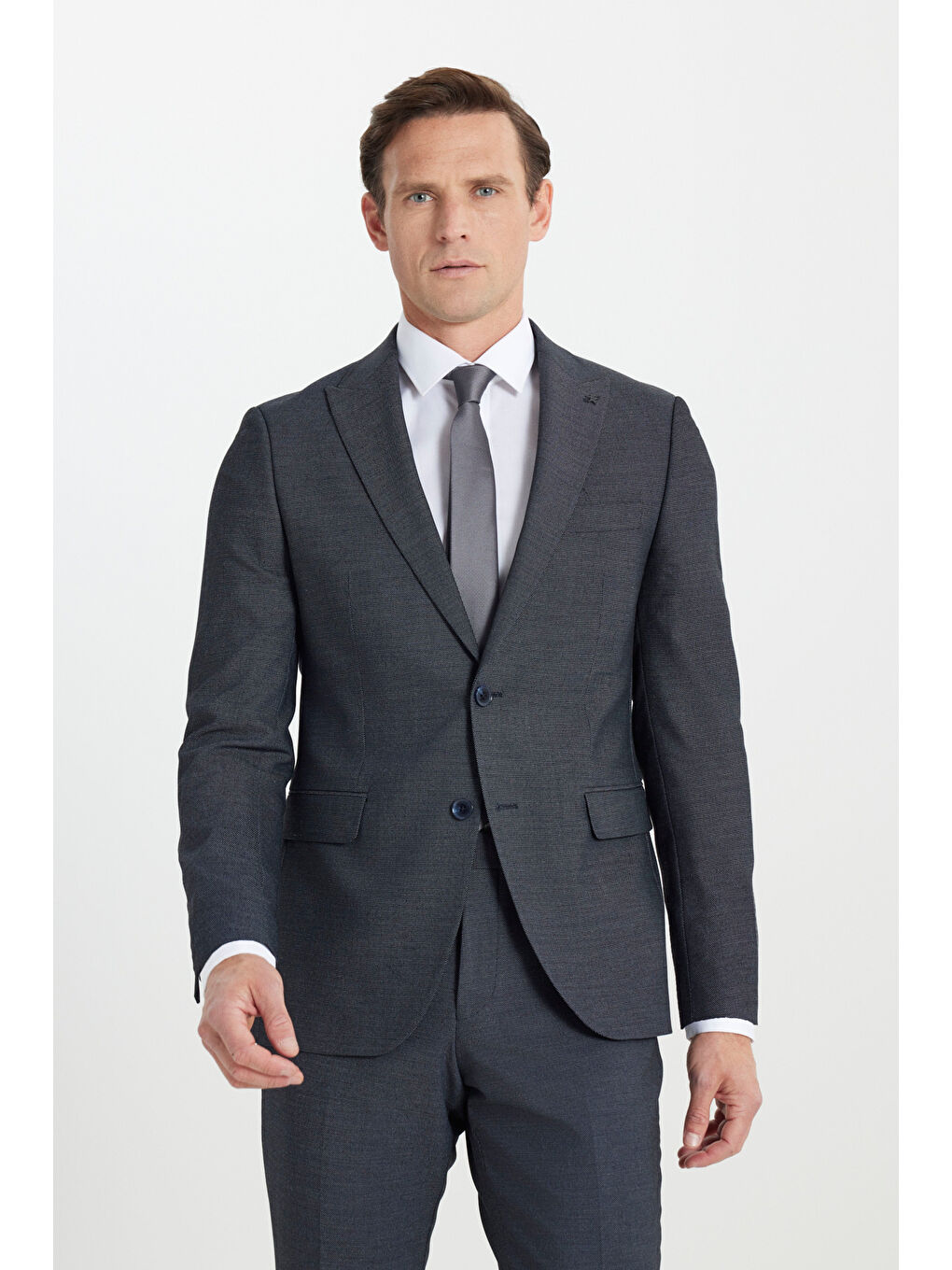 Erkek Lacivert-Beyaz Yün Slim Fit Dar Kesim Kırlangıç Yaka Desenli Kapak Cepli Takım Elbise