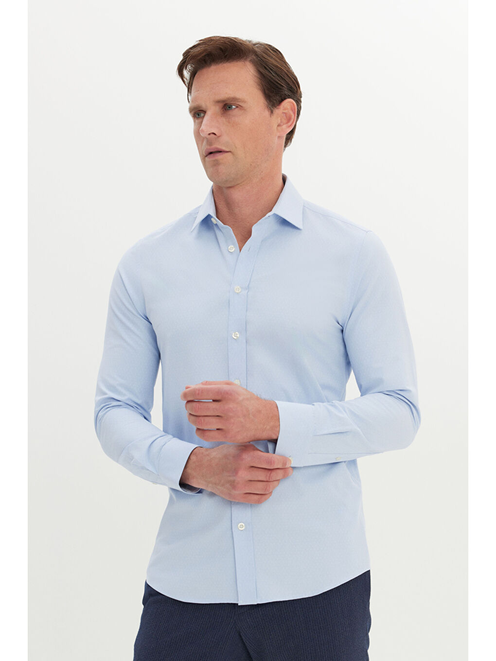 Erkek Mavi Pamuklu Slim Fit Dar Kesim Klasik Yaka Armürlü Gömlek-2