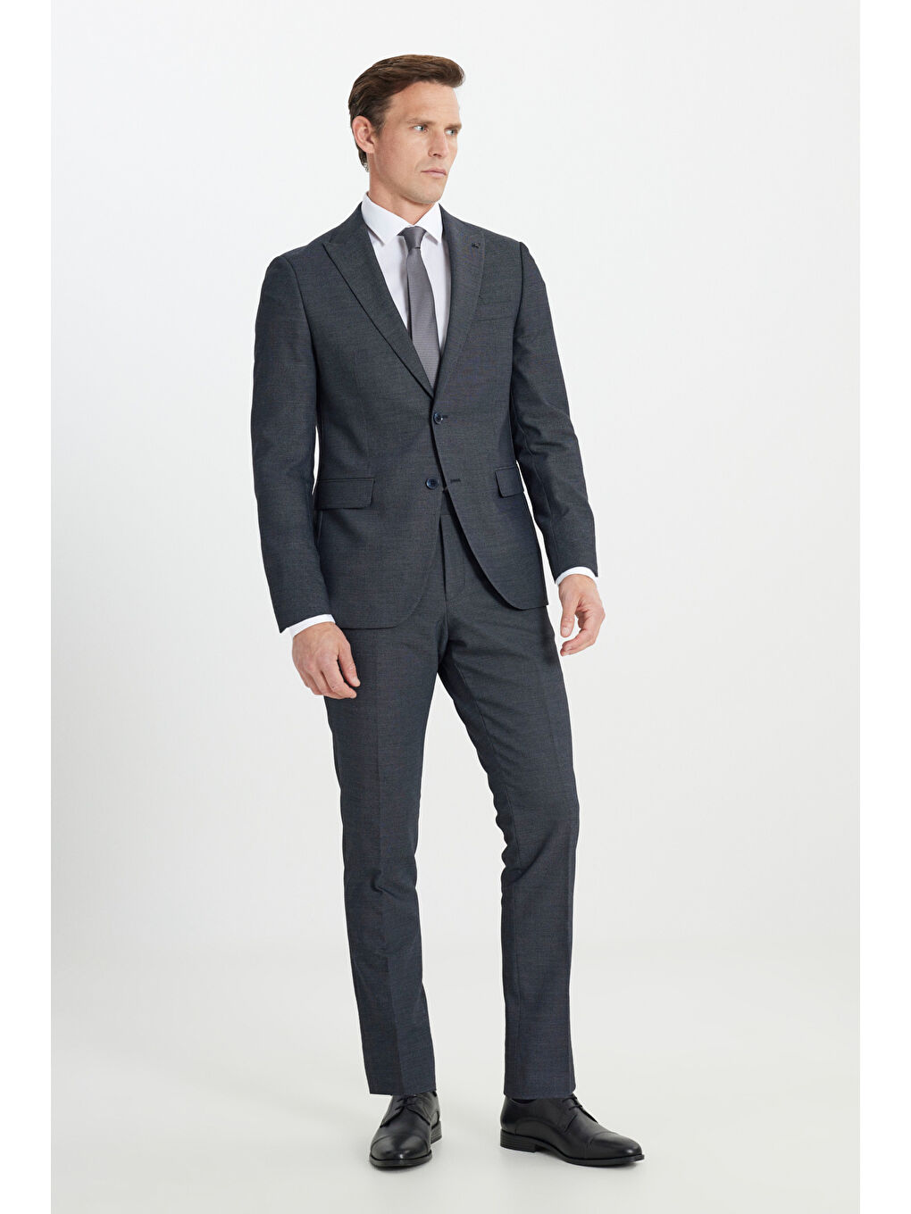 Erkek Lacivert-Beyaz Yün Slim Fit Dar Kesim Kırlangıç Yaka Desenli Kapak Cepli Takım Elbise-3