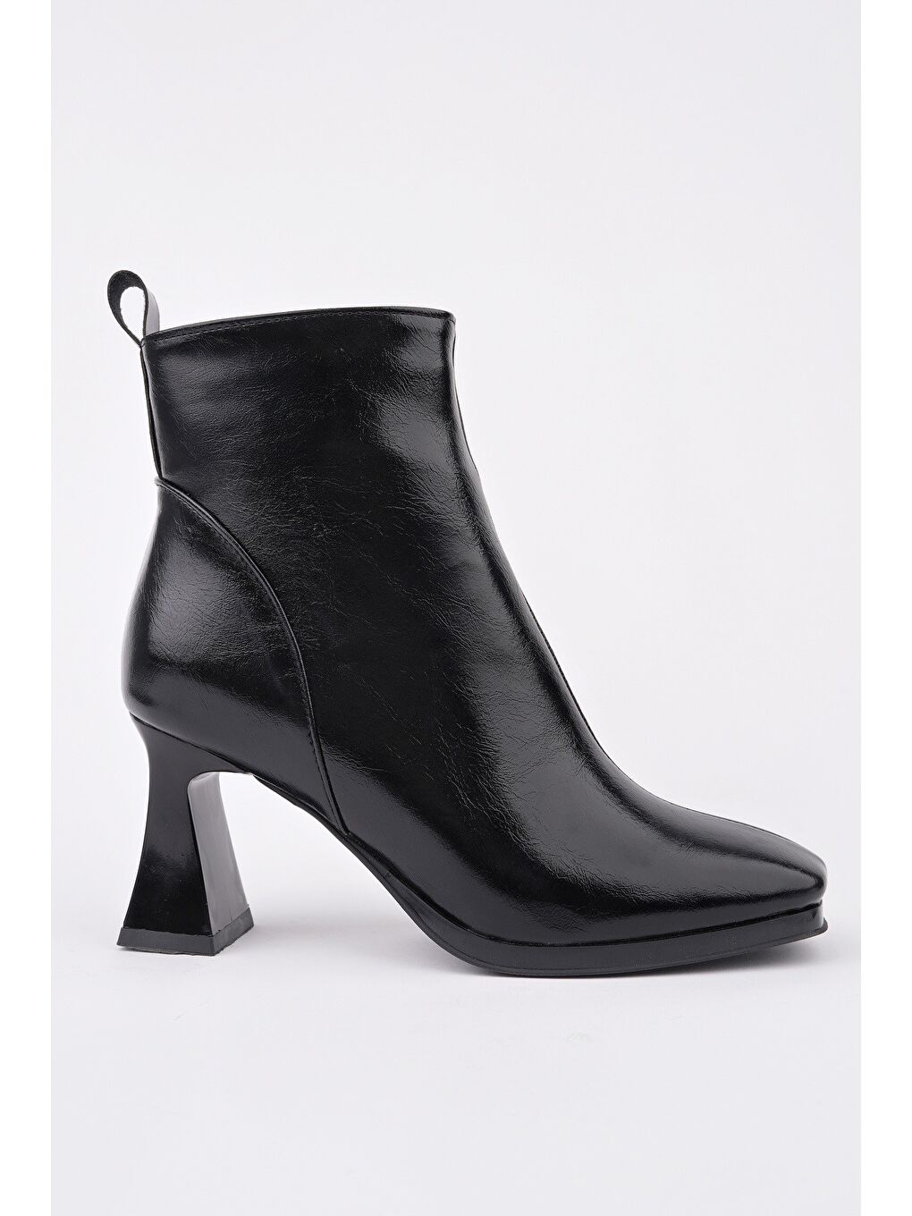 Siyah CELİNA Küt Burun Fermuarlı Topuklu Kadın Bot