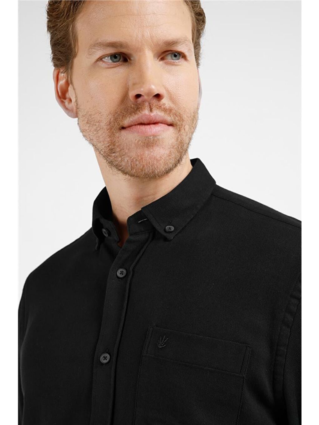 Siyah Düğmeli Yaka Uzun Kol Cepli Slim Fit %100 Pamuk Gömlek 1004255213-3