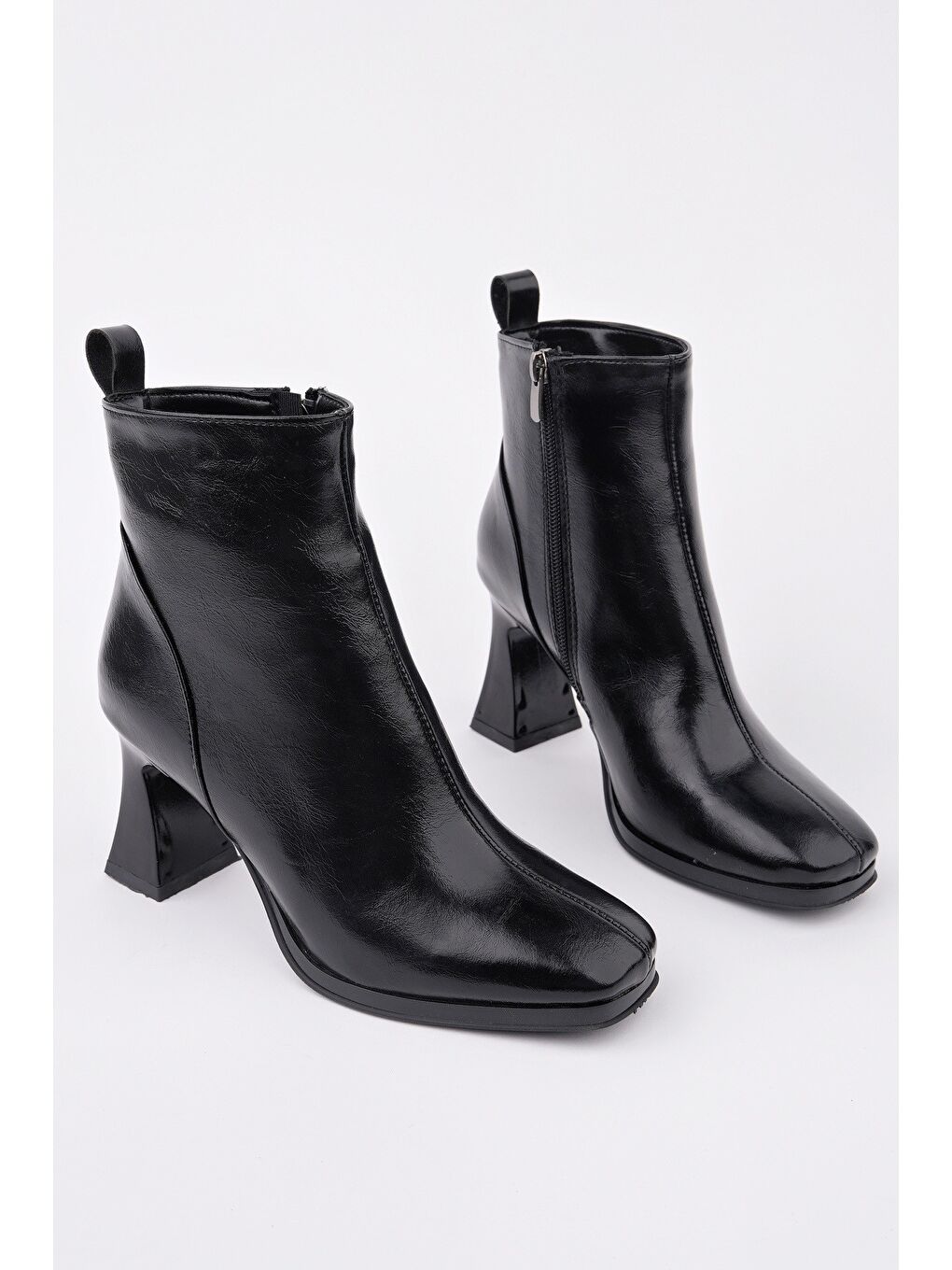 Siyah CELİNA Küt Burun Fermuarlı Topuklu Kadın Bot-1