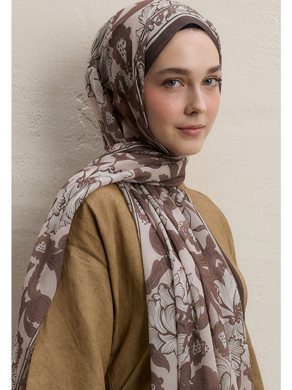 Kahverengi Leone Desen İpek Krep Şal Kahve-3