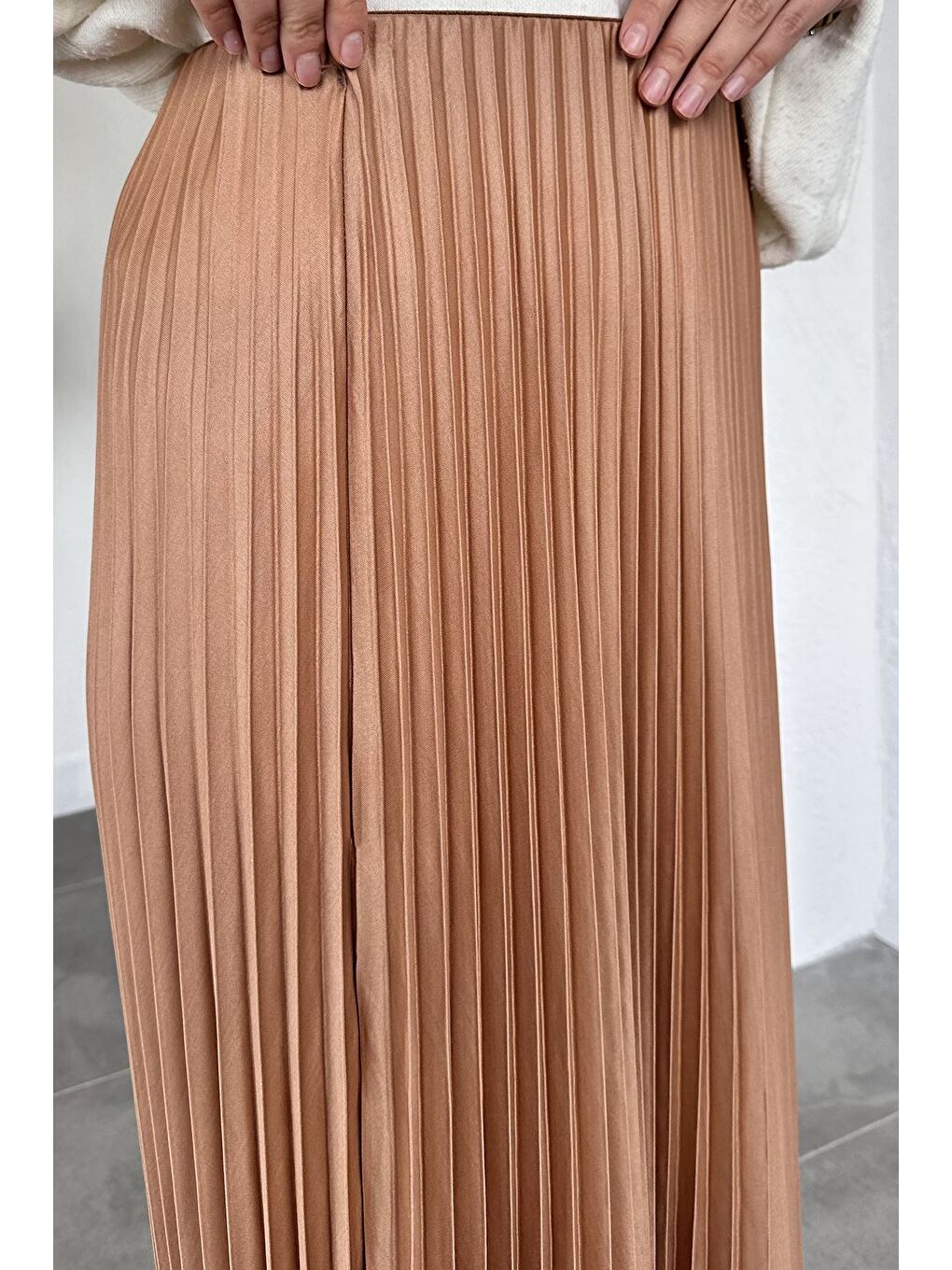 Ekru Bel Lastikli Pileli Tesettür Etek-6