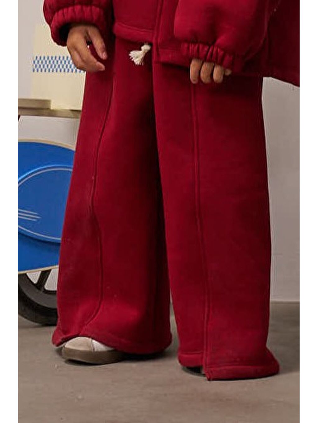 Kırmızı Bordo Dikiş Detaylı Geniş Paça Eşofman Altı-1