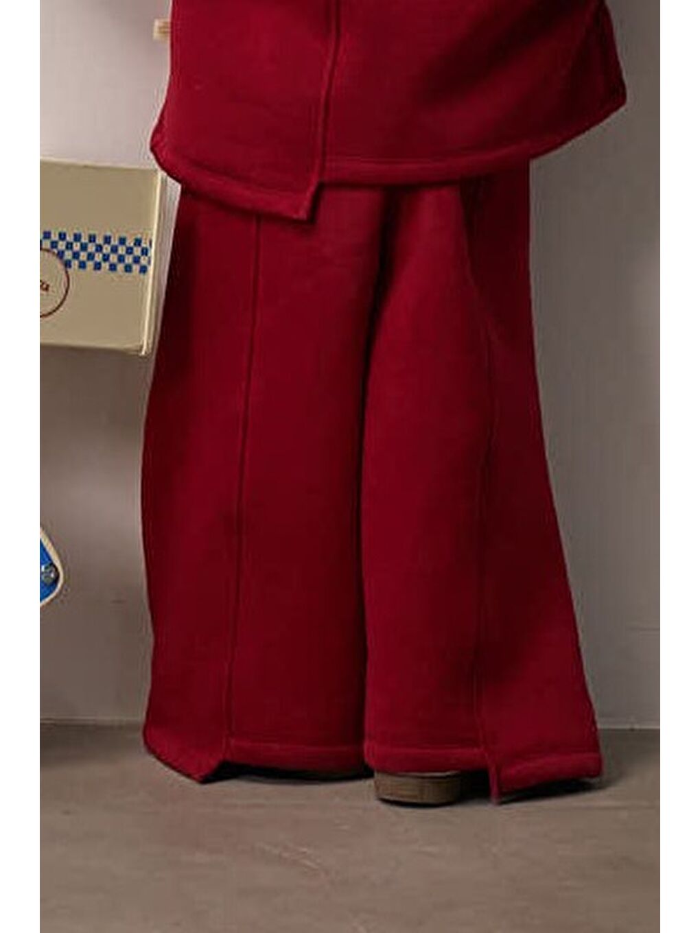 Kırmızı Bordo Dikiş Detaylı Geniş Paça Eşofman Altı-2