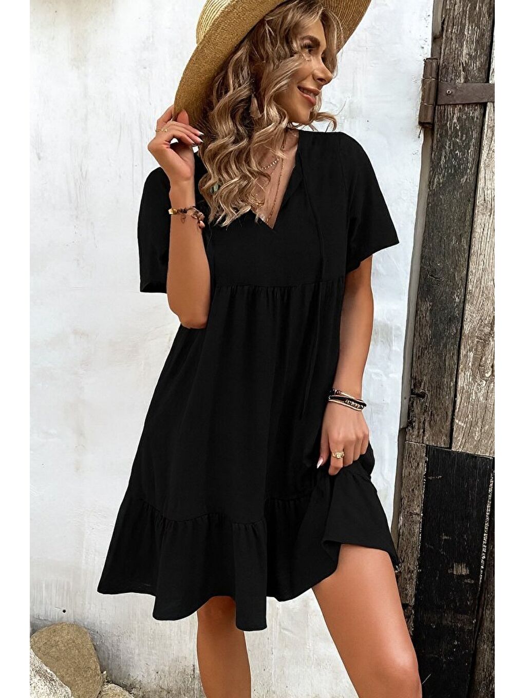 Siyah Kadın Kısa Kollu Yakası Bağcıklı önden Düğmeli Fırfır Desenli Süprem Elbise-1