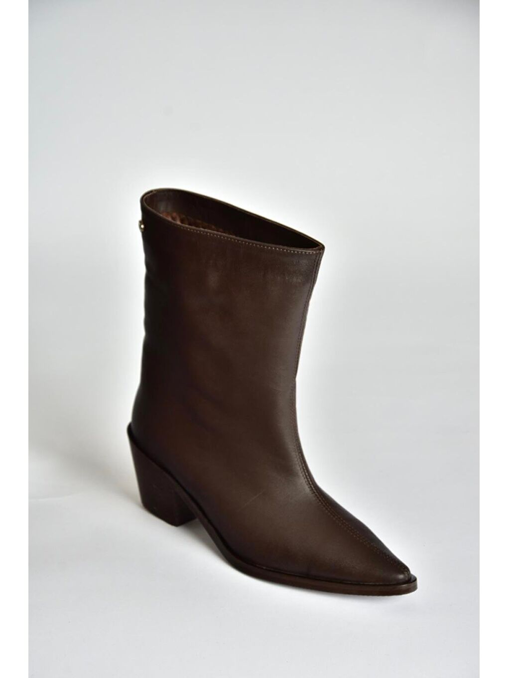 Kahverengi Kadın Bot V654082003-2