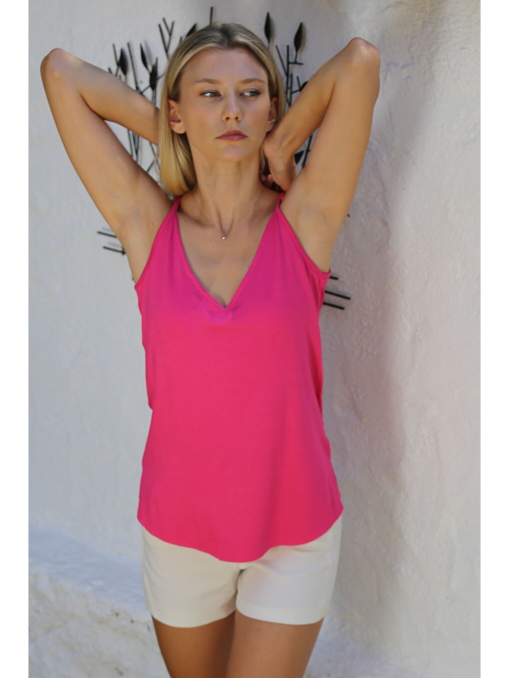 Pembe V Yaka Askılı Yarım Astarlı Yırtmaçlı Örme Basic Casual Bluz-2