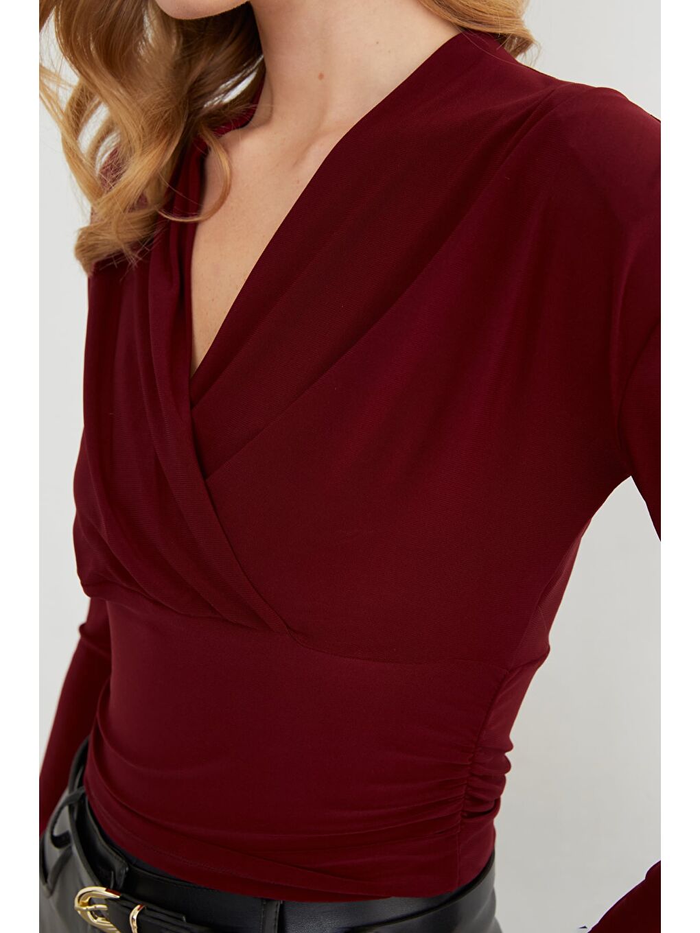 Bordo Omuz Vatkalı Kruvaze Yaka Bluz-4