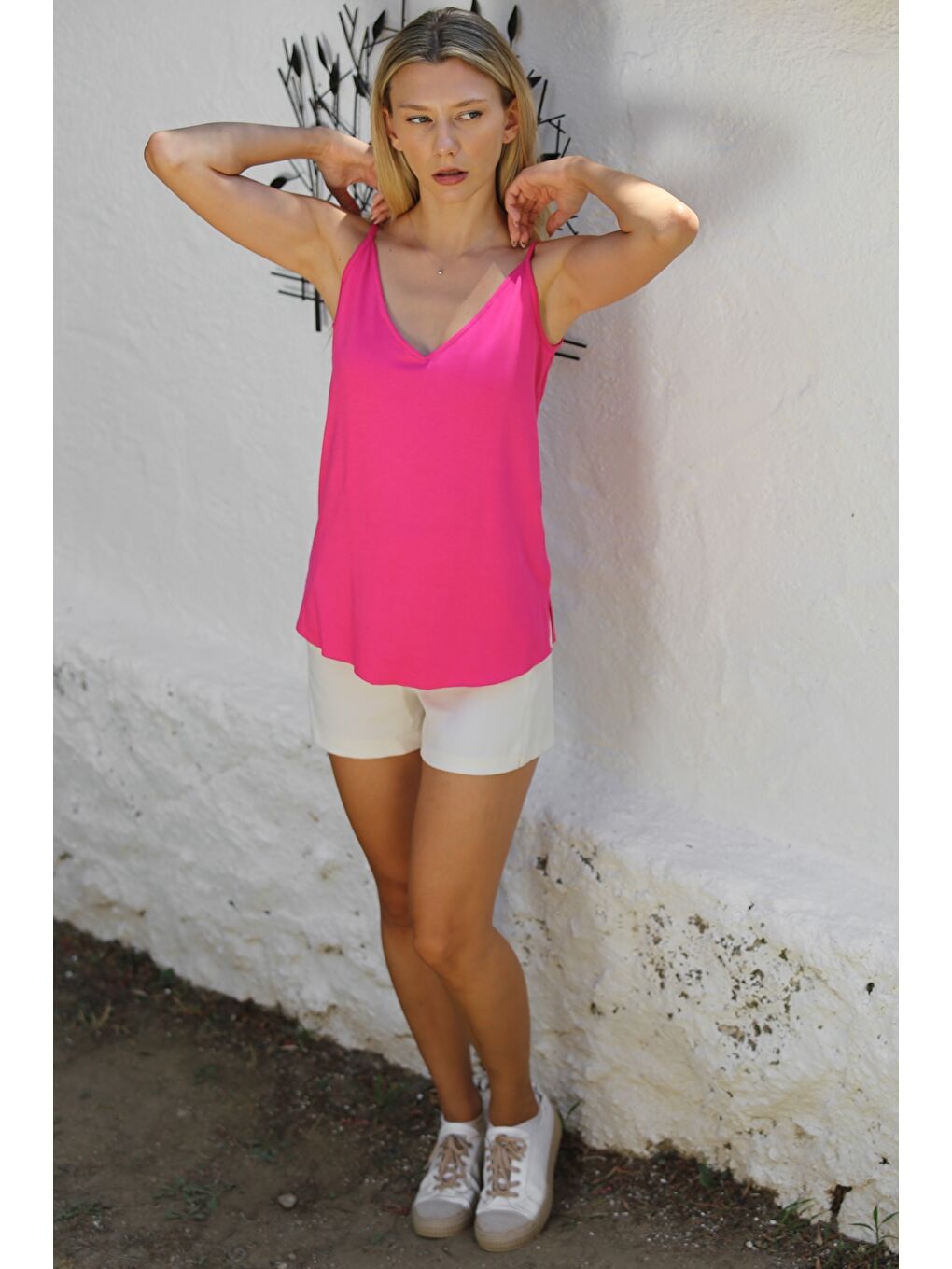 Pembe V Yaka Askılı Yarım Astarlı Yırtmaçlı Örme Basic Casual Bluz-5