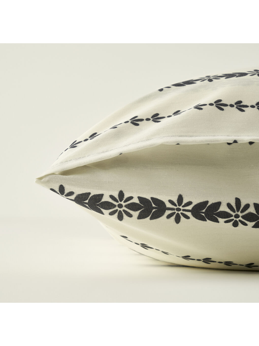 Olwen Pamuklu Çift Kişilik Nevresim Takımı Beyaz-Siyah (200x220 cm)-6