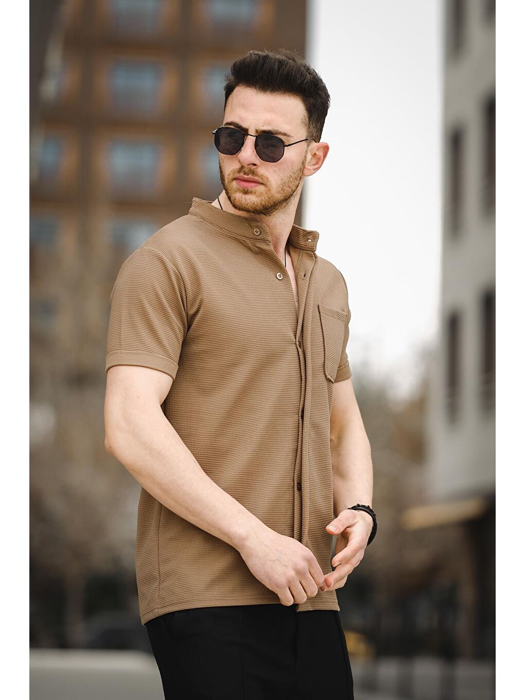 Kahverengi Dennie Tek Cep Waffle Kumaş Slim Kısa Kol Hakim Yaka Erkek Gömlek-1