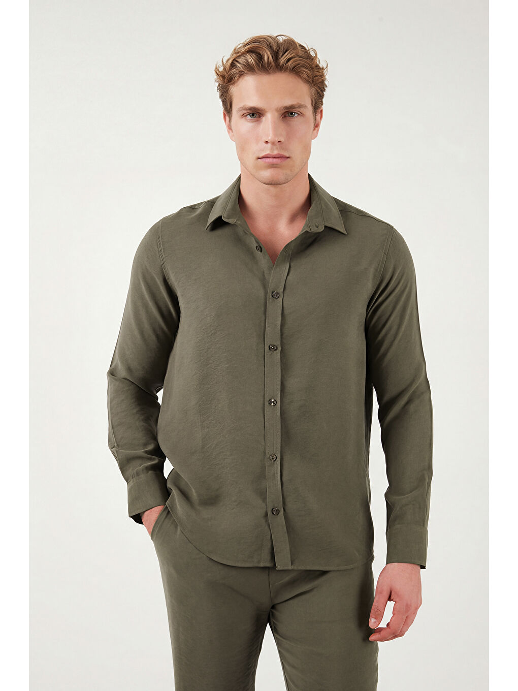 Kahverengi Regular Fit Klasik Yaka Uzun Kollu Gömlek CF26S121640-2