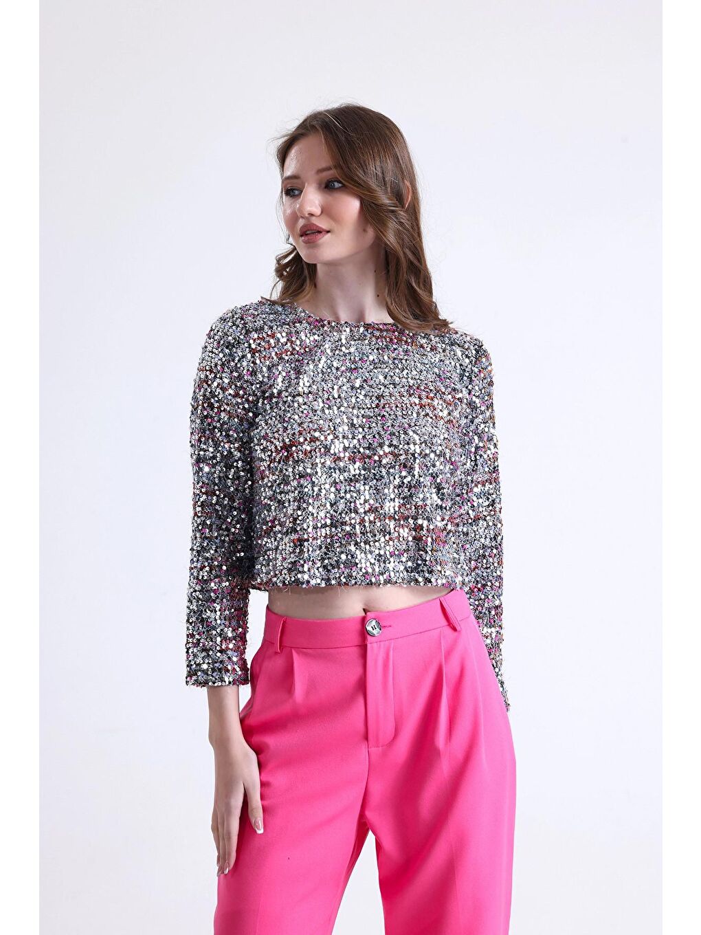 Gri Bisiklet Yaka Uzun Kollu Payet İşlemeli Kısa Kesim Bluz SU-33-2