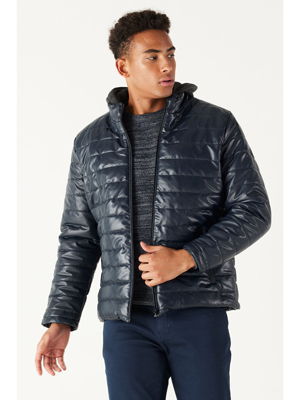 Erkek Lacivert Standart Fit Normal Kesim Çıkarılabilir Kapüşonlu Şişme Mont-6