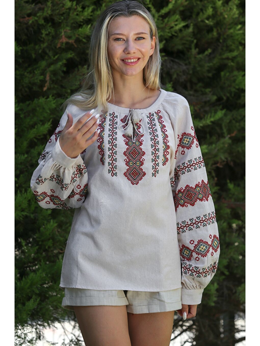 Ekru Kayık Yaka Balon Kol Bağlamalı Yaka Ve Kol Ucu Nakışlı Dokuma Casual Bluz-1