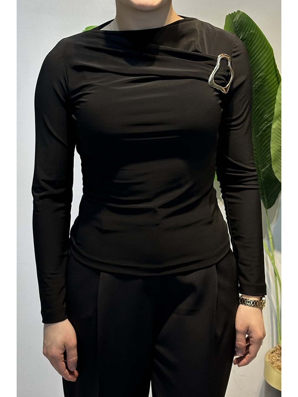 Aksesuar Detaylı Bluz 20757 Siyah-1