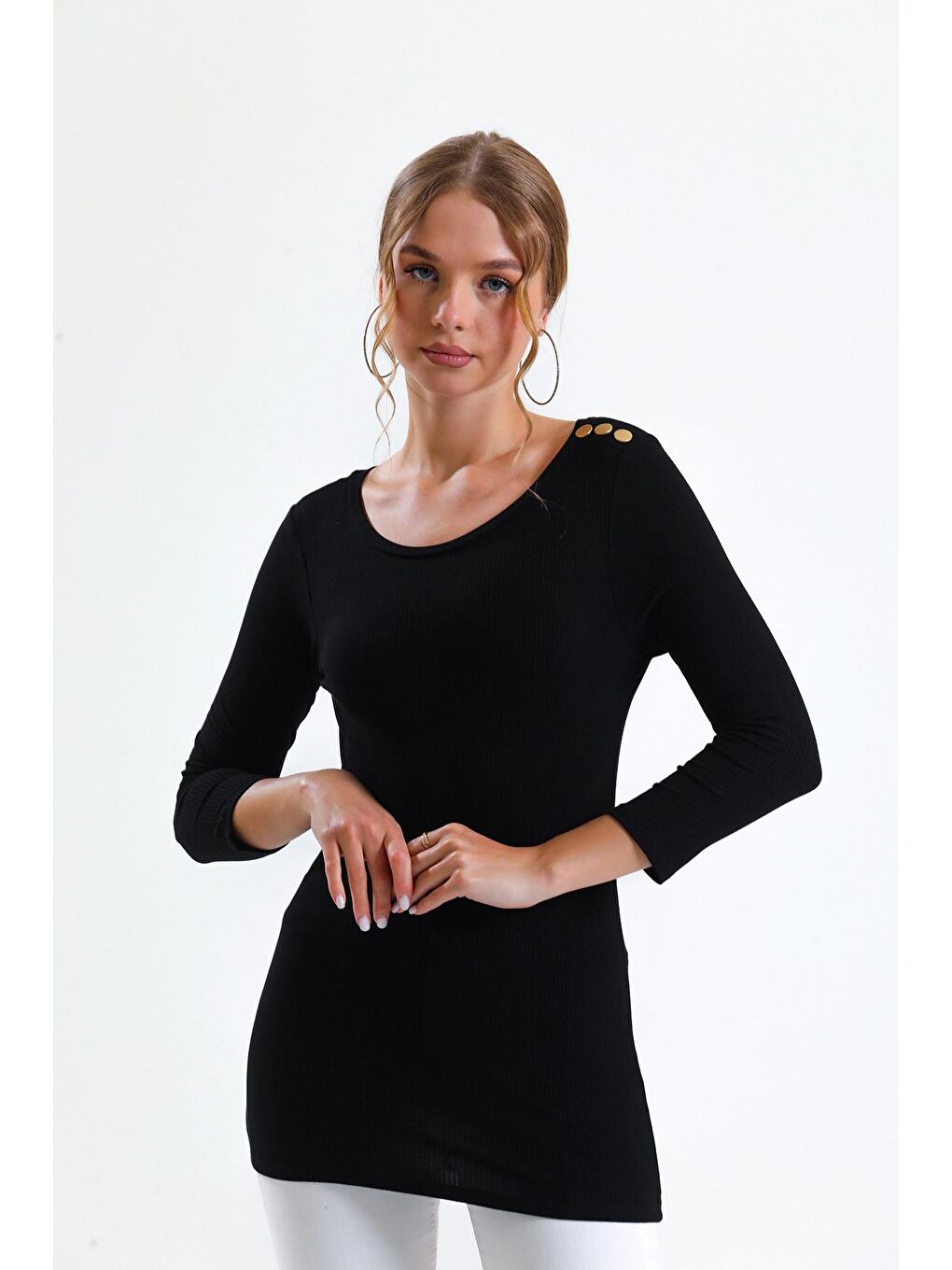 Siyah Tek Omzu Pul Düğme Detaylı Uzun Kollu İnce Bluz İZ02300