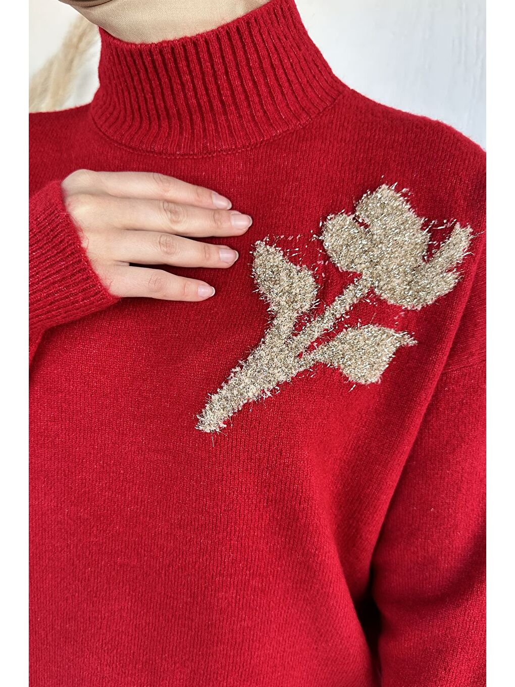 Kırmızı Gülseli Boğazlı Tesettür Triko Tunik-7