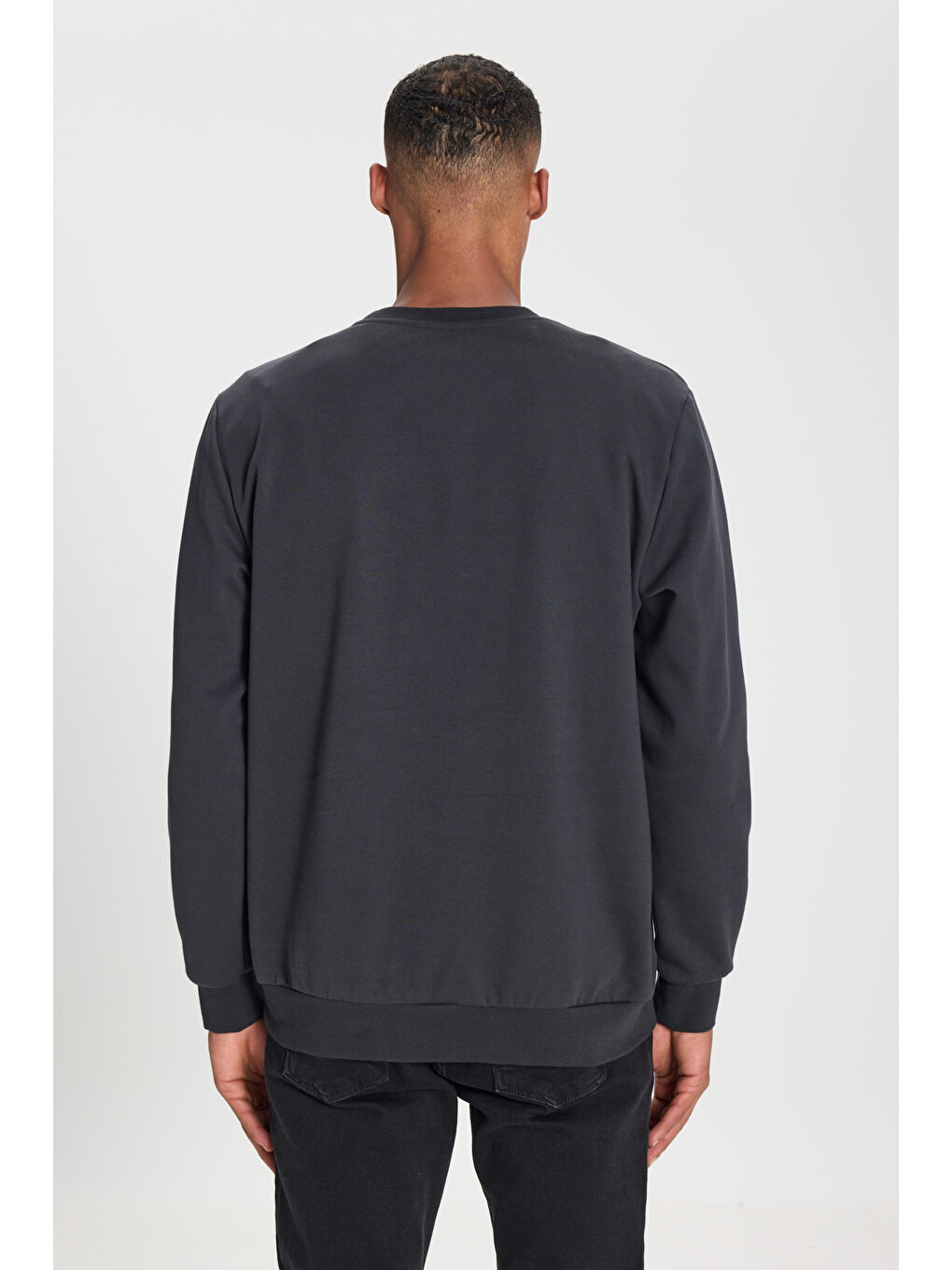 Erkek Siyah Pamuklu Standart Fit Normal Kesim Bisiklet Yaka Baskılı Sweatshirt-5