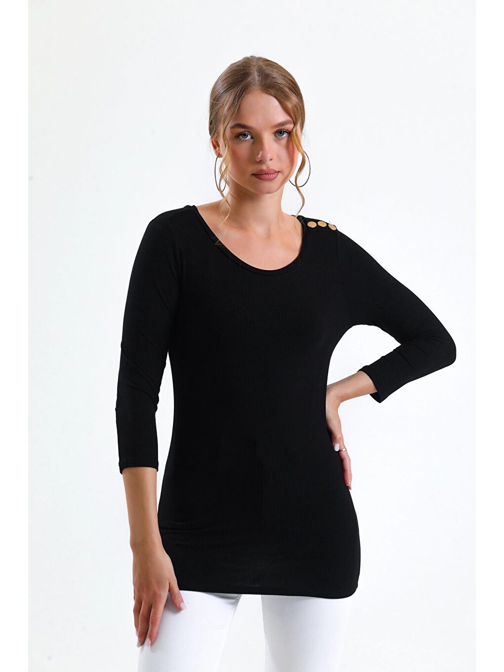 Siyah Tek Omzu Pul Düğme Detaylı Uzun Kollu İnce Bluz İZ02300-3