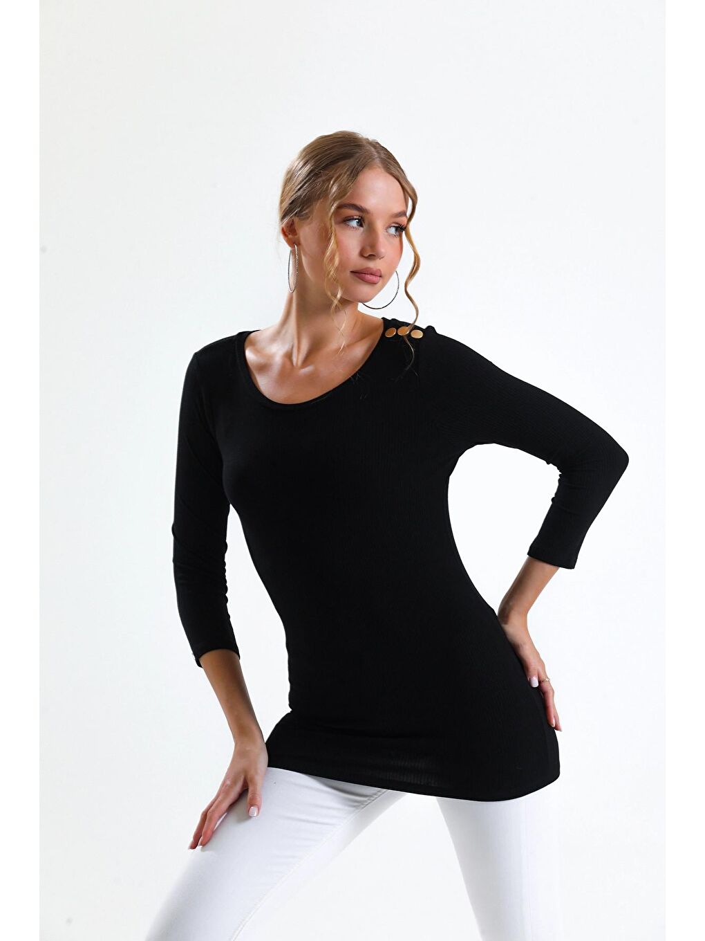 Siyah Tek Omzu Pul Düğme Detaylı Uzun Kollu İnce Bluz İZ02300-4