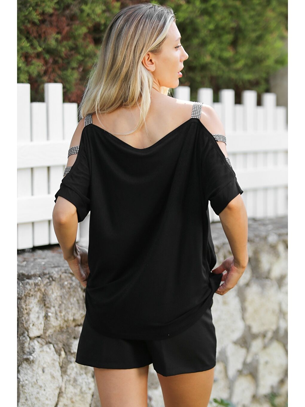 Siyah Havuz Yaka Omzu Açık Taşlı Şeritli Örme Casual Bluz-7