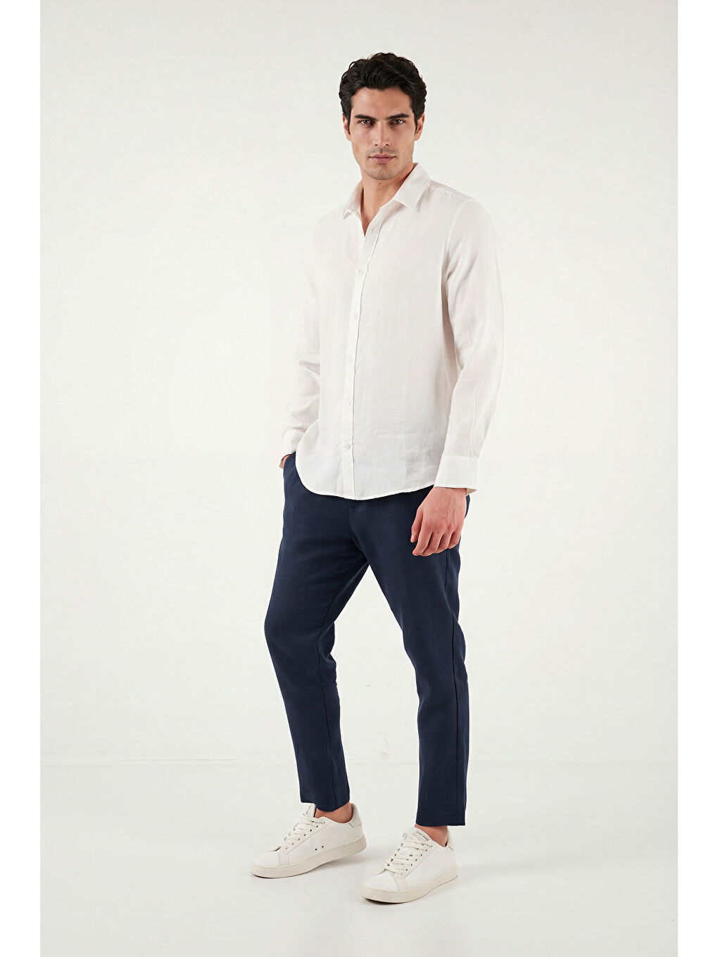 Beyaz Pamuklu Regular Fit Klasik Yaka Uzun Kollu % 100 Keten Gömlek CF26S1210000-3