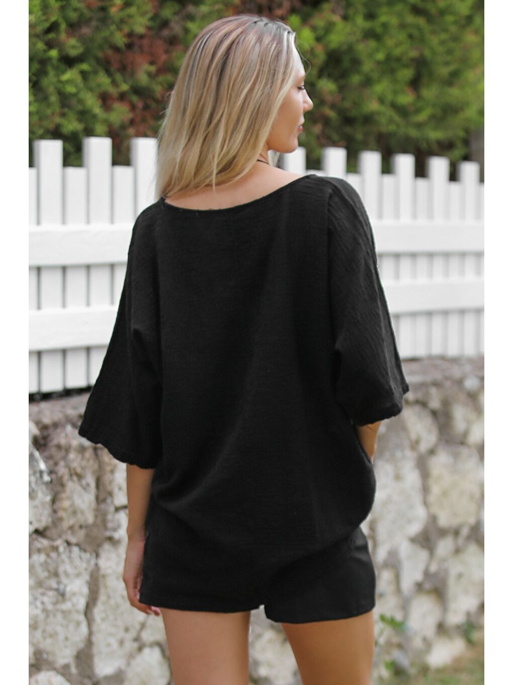 Siyah Havuz Yaka 3/4 Kol Yıkamalı Kolyeli Dokuma Casual Pamuk Bluz-7