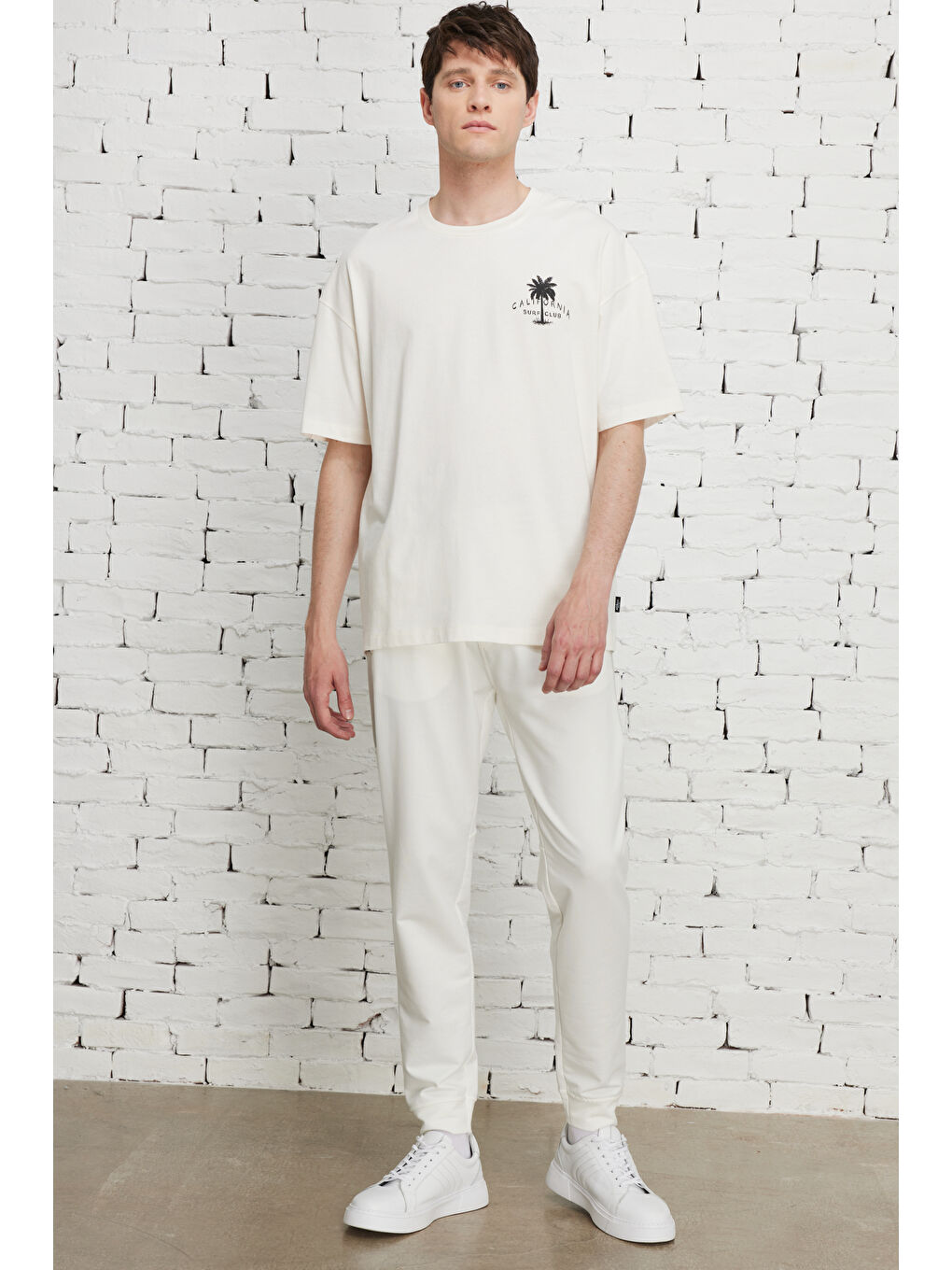 Erkek Ekru Oversize Bisiklet Yaka %100 Pamuk Baskılı Tişört-2