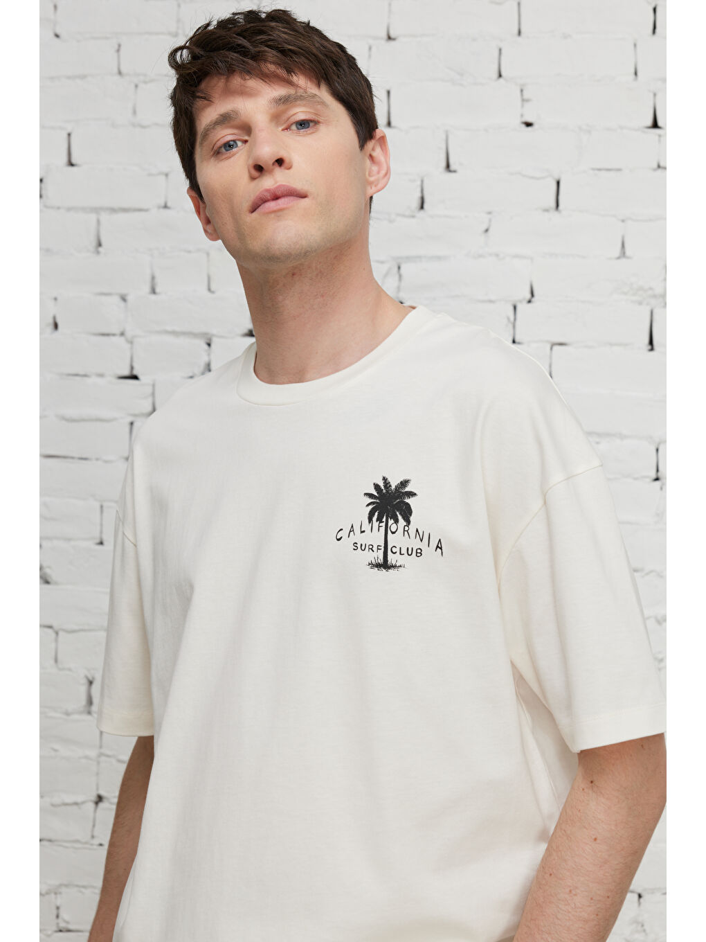 Erkek Ekru Oversize Bisiklet Yaka %100 Pamuk Baskılı Tişört-3