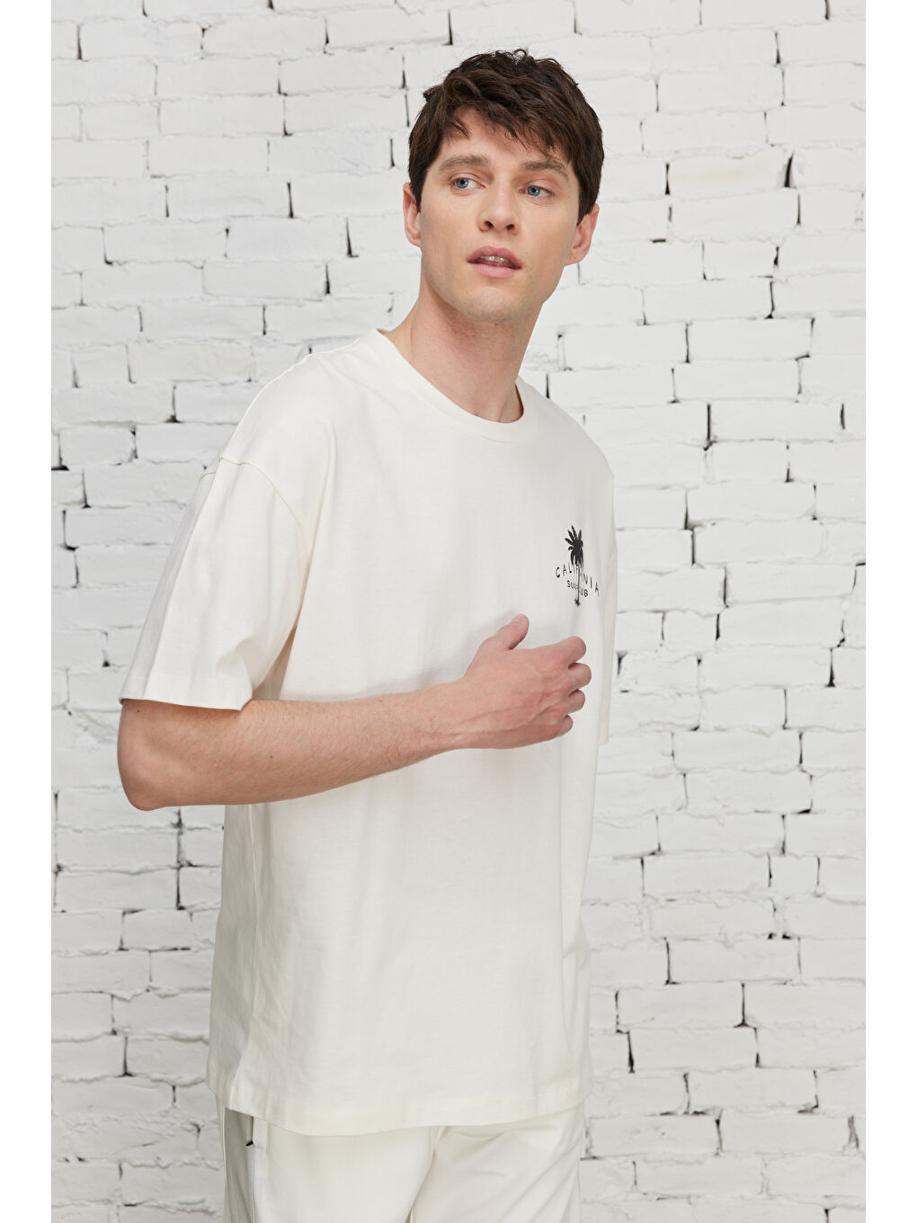 Erkek Ekru Oversize Bisiklet Yaka %100 Pamuk Baskılı Tişört-4