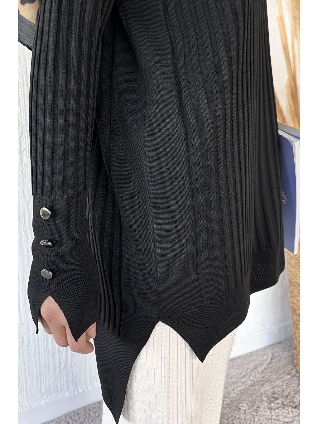 Siyah Gülseli Bisiklet Yaka Tesettür Triko Tunik-8