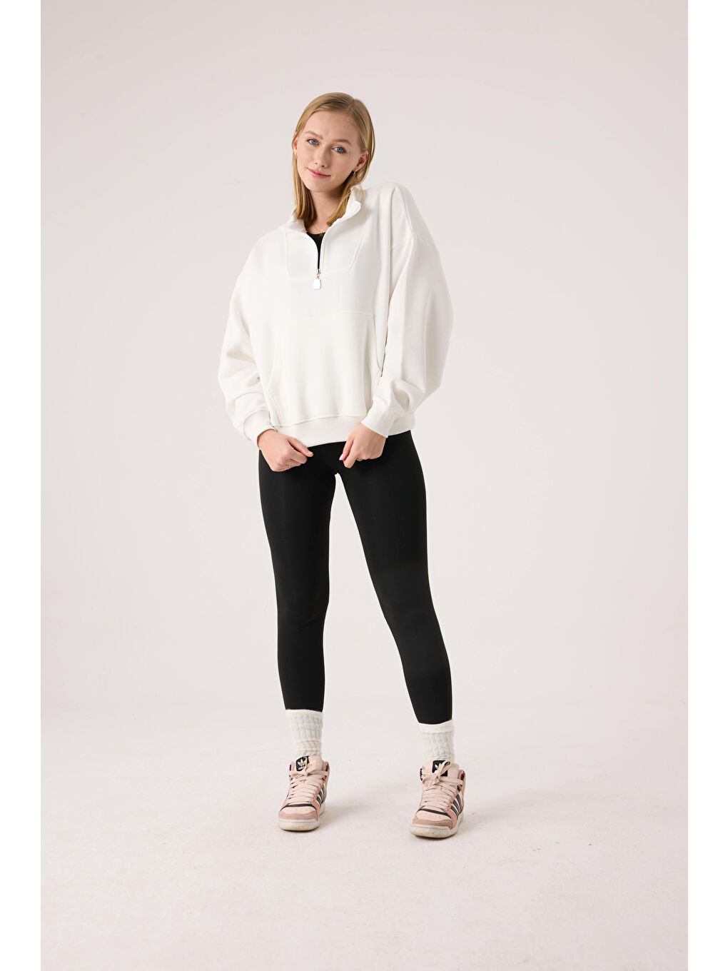 Kadın Beyaz Fermuarlı Oversize Sweatshirt-1
