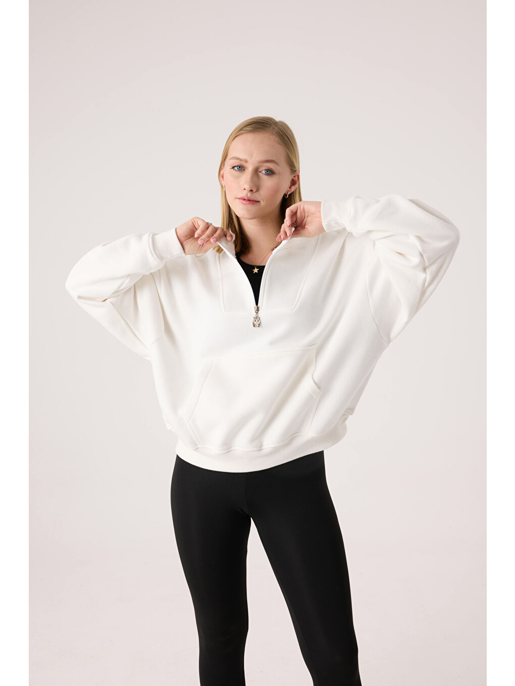 Kadın Beyaz Fermuarlı Oversize Sweatshirt-2