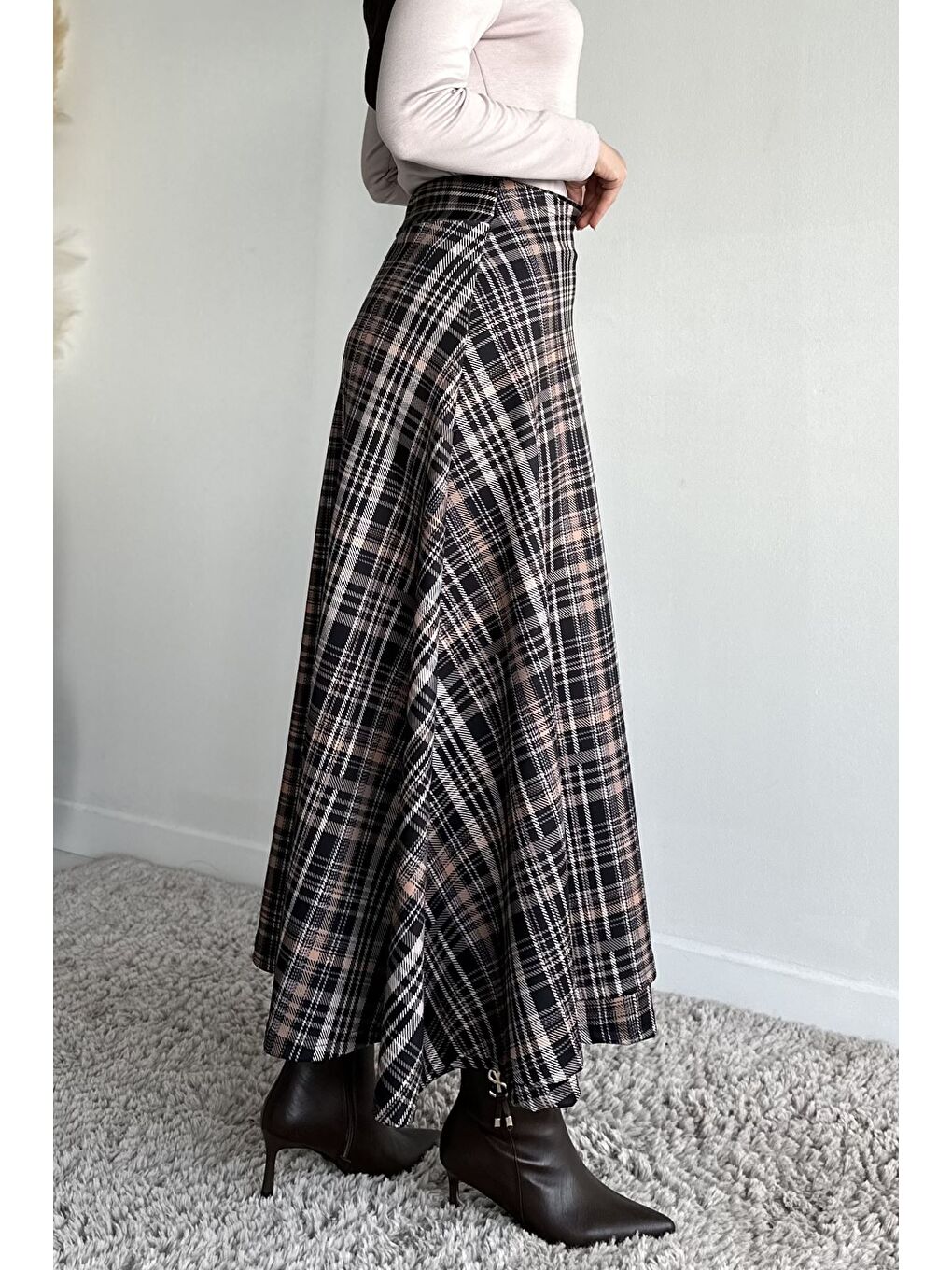 Siyah Ekose Desenli Bel Bağlamalı Kiloş Scuba Tesettür Etek-6