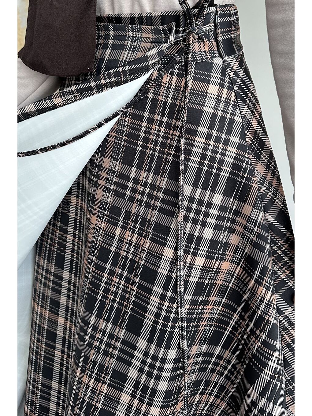 Siyah Ekose Desenli Bel Bağlamalı Kiloş Scuba Tesettür Etek-9