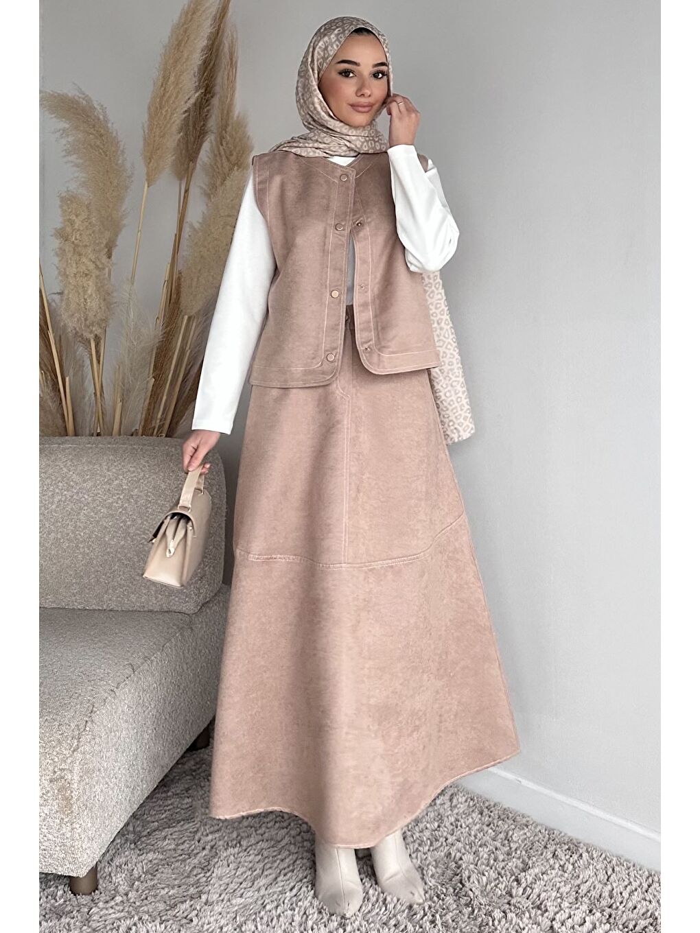 Bej Bisiklet Yaka Body Süet Yelek Etek Tesettür Üçlü Takım