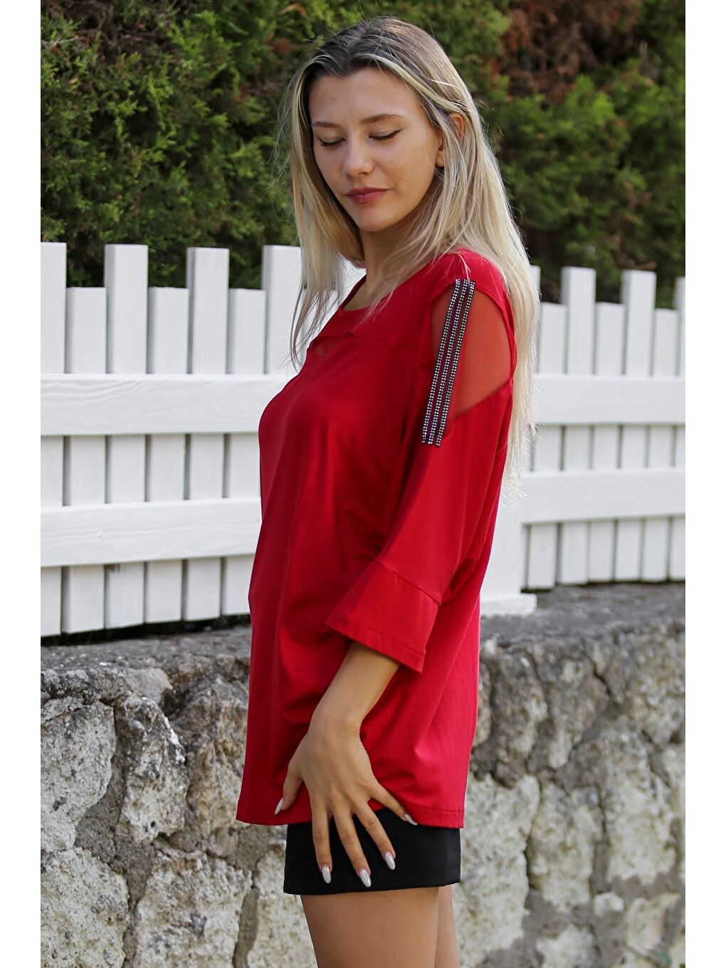 Kırmızı Havuz Yaka Yarasa Kol Tüllü Taşlı Şeritli Örme Casual Bluz-1