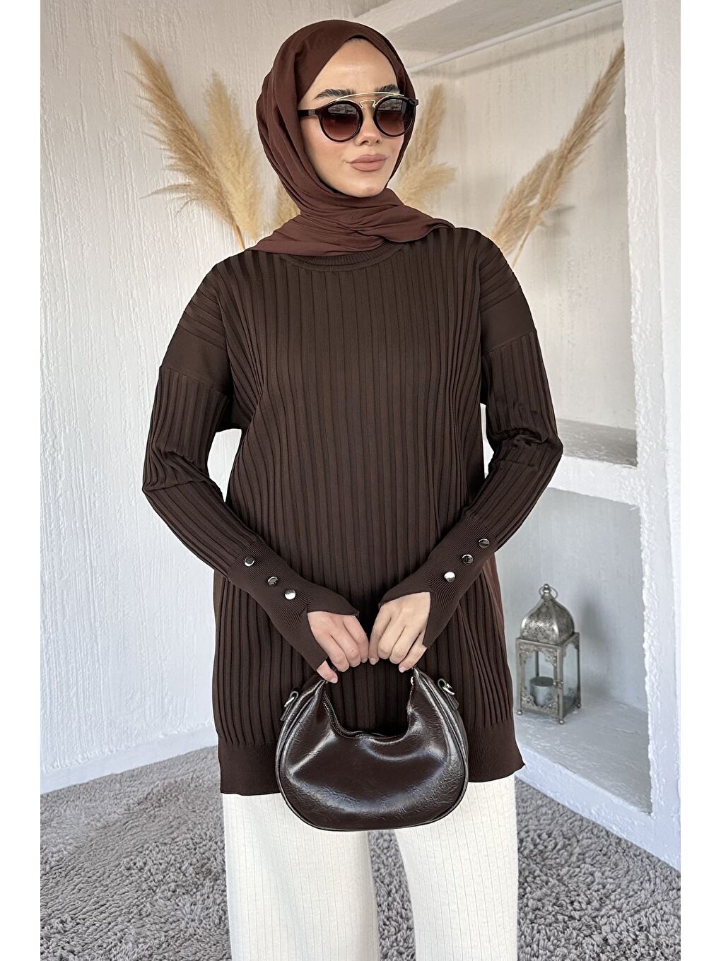 Kahverengi Gülseli Bisiklet Yaka Tesettür Triko Tunik