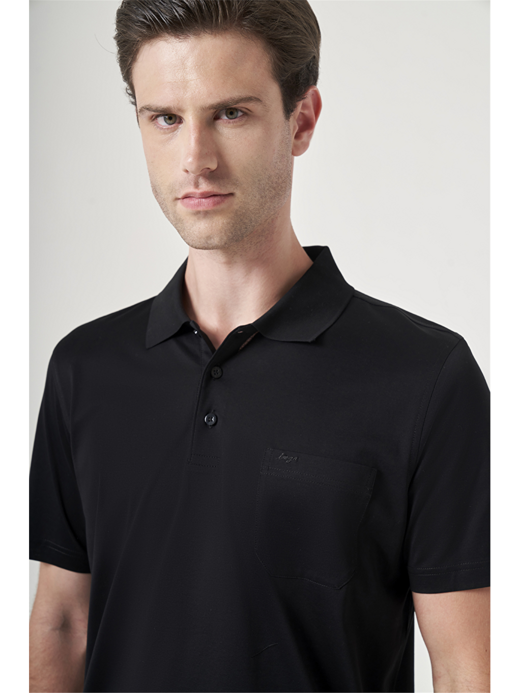 Siyah Polo Yaka Kısa Kol Cepli Comfort Fit %100 Pamuk Tişört 1011260163-3