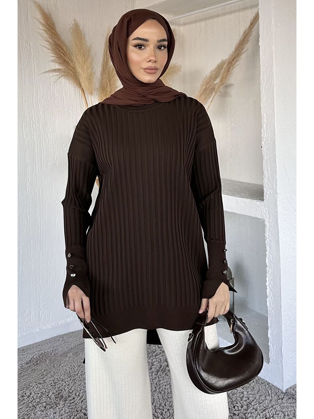 Kahverengi Gülseli Bisiklet Yaka Tesettür Triko Tunik-3