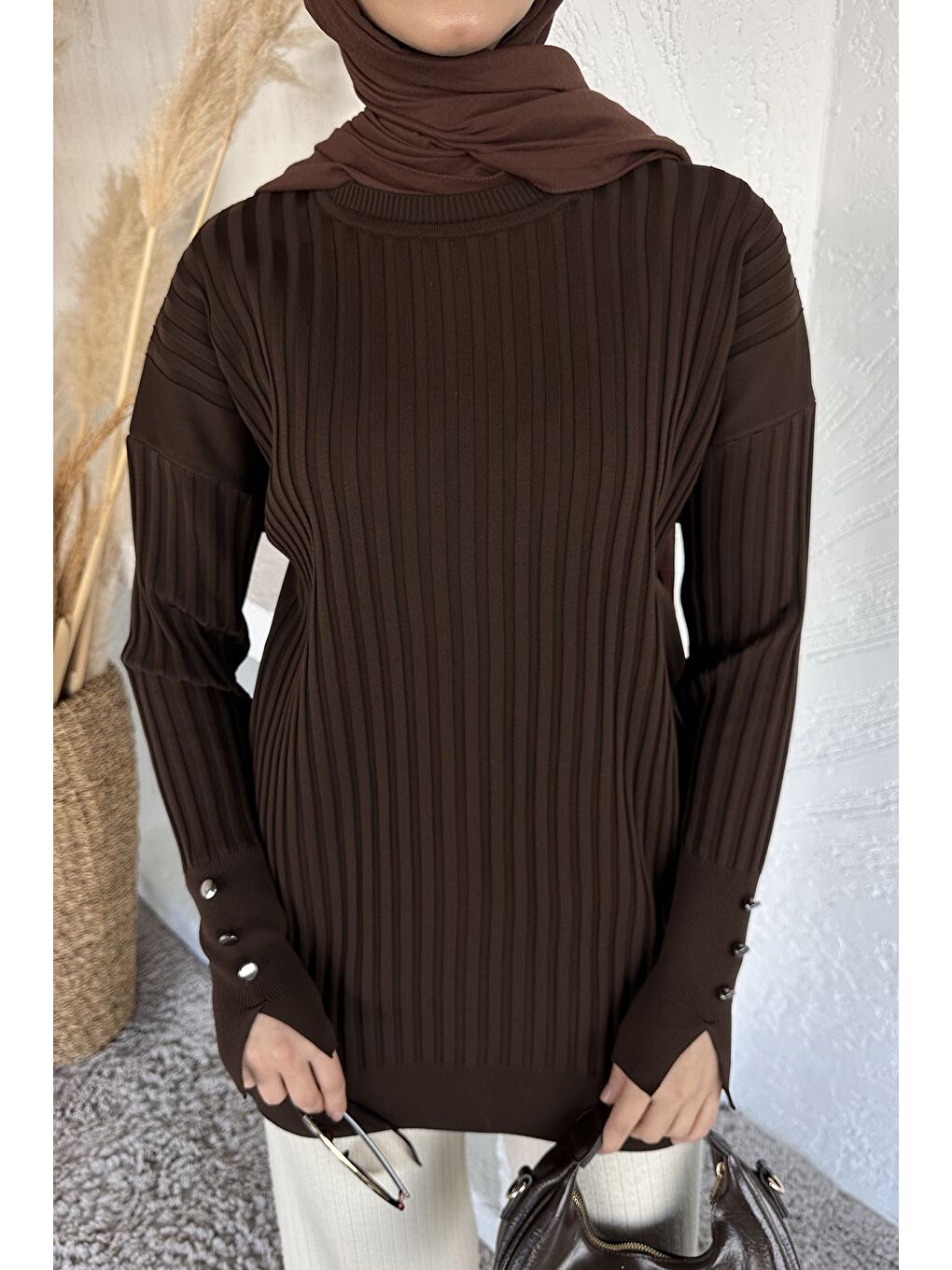 Kahverengi Gülseli Bisiklet Yaka Tesettür Triko Tunik-4