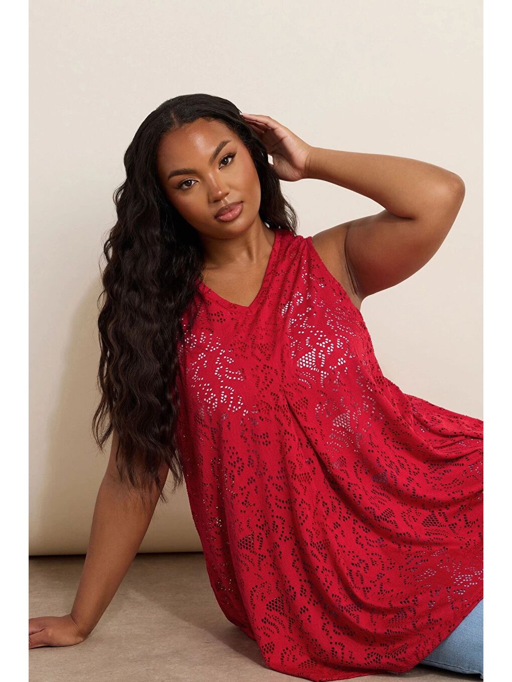 Kırmızı Büyük Beden V Yaka Sıfır Kol Astarsız Dantel T-shirt 304104-3