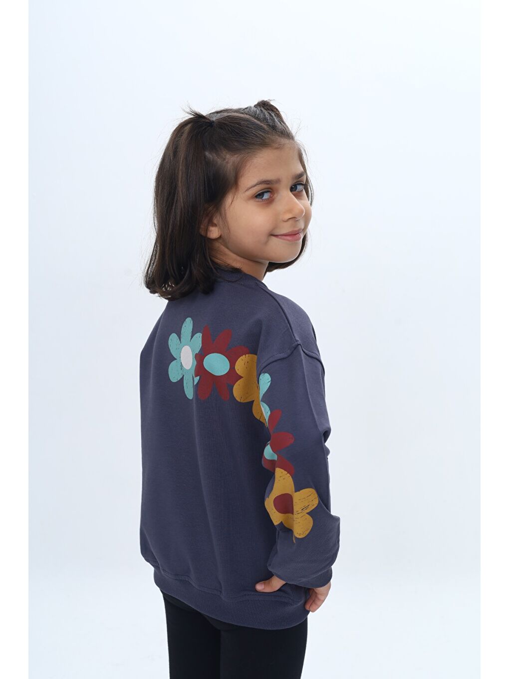 Antrasit Kız Çocuk Arka Kol Baskılı Çiçekli Sweatshirt-4