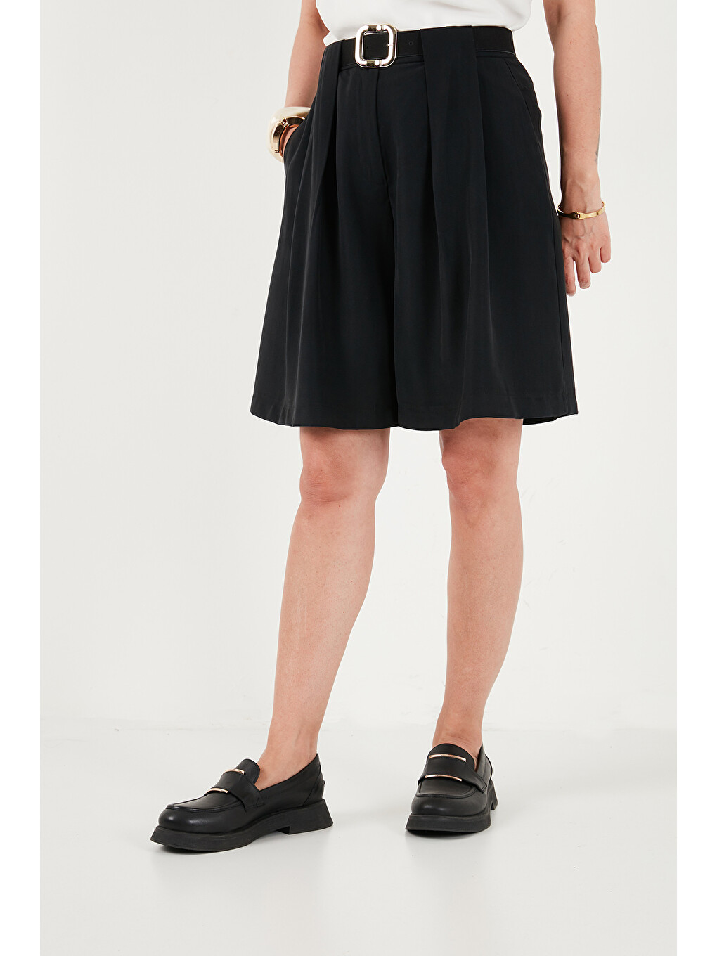 Siyah Kemerli Yüksek Bel Relaxed Fit Bermuda Short 145m39764-4